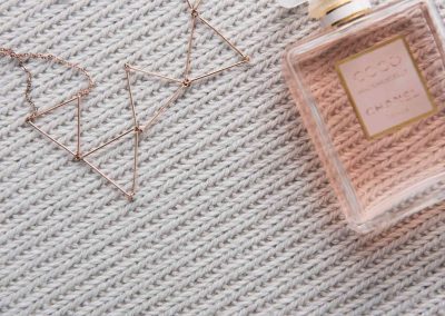 webStudio-July-_-Wool-Artisan-Lighthouse_sperfume-and-necklace_050